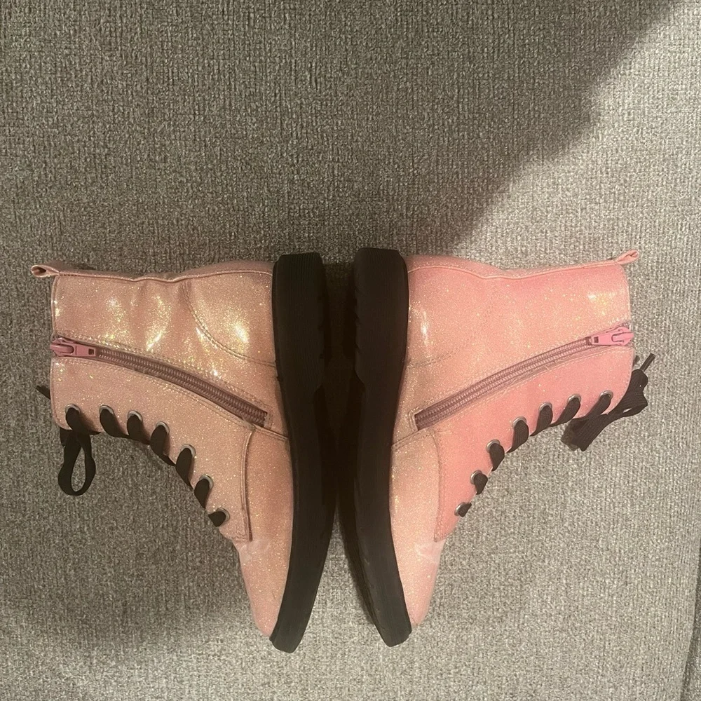 There Abouts Girls Pink Glittery Pink Shimmery boots with side zipper! Size 2M.